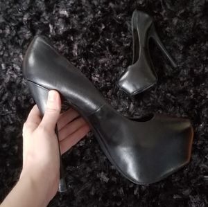 Steve Madden Bleather PU Black Pumps Sz 8